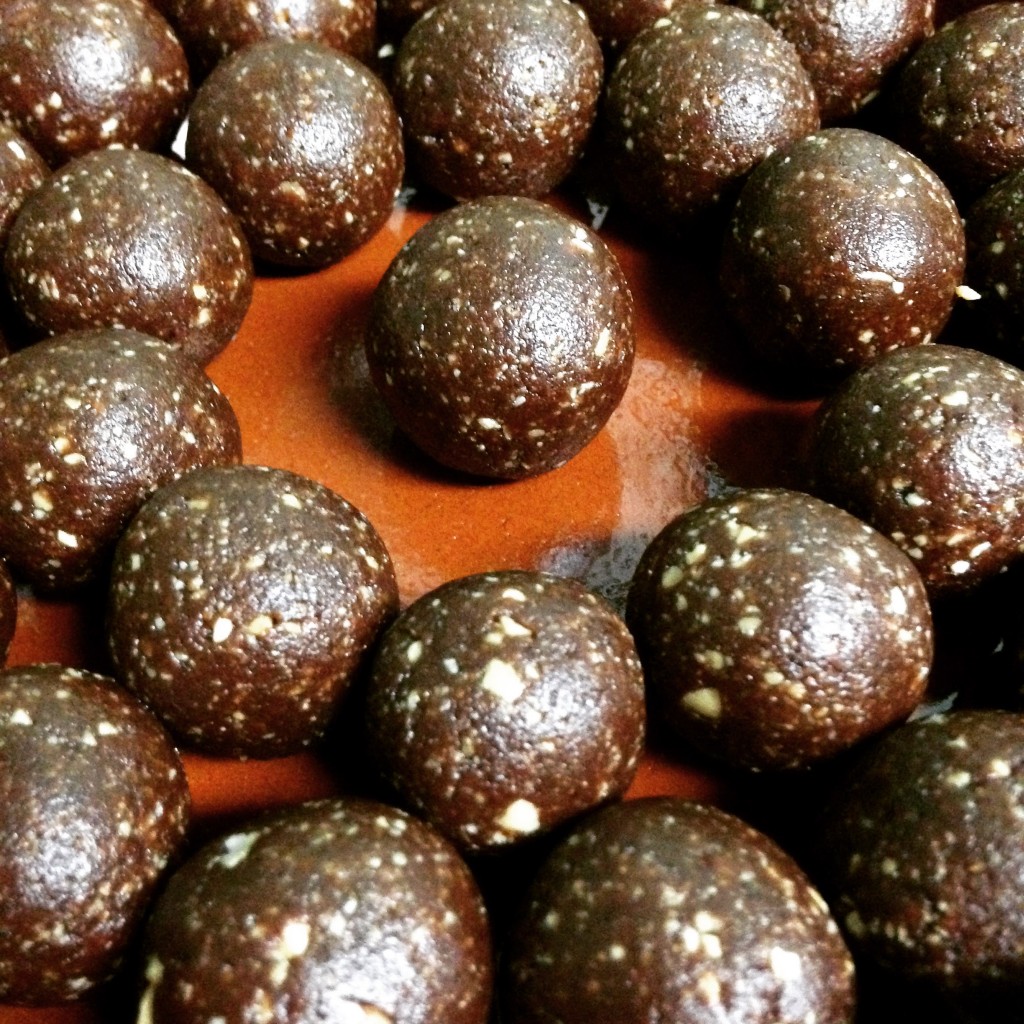 Vegan Peanut Cacao Bliss Balls